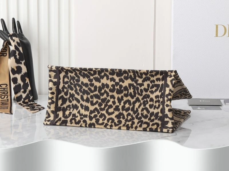 Christian Dior Shopping Bags FashionForward 87714