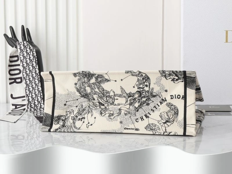 Sporty Christian Dior Shopping Bags 87707