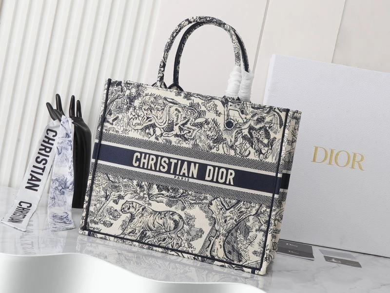 UrbanChic Christian Dior Shopping Bags 87712