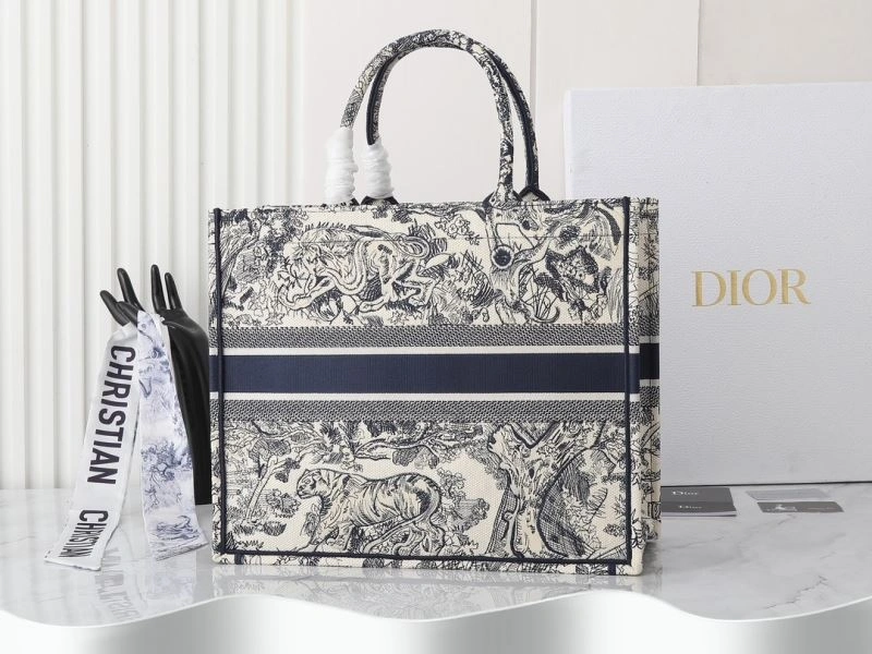 UrbanChic Christian Dior Shopping Bags 87712