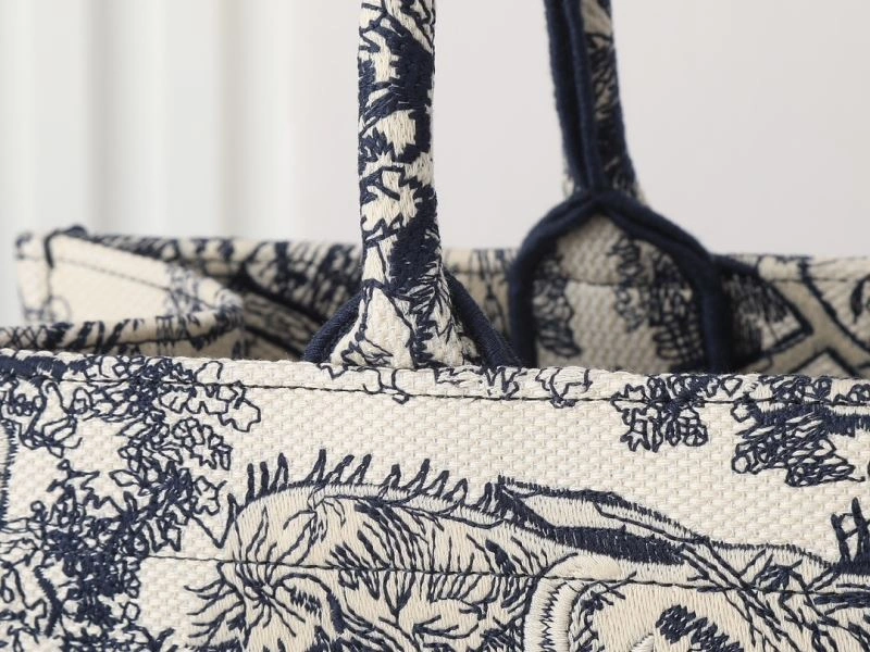 UrbanChic Christian Dior Shopping Bags 87712