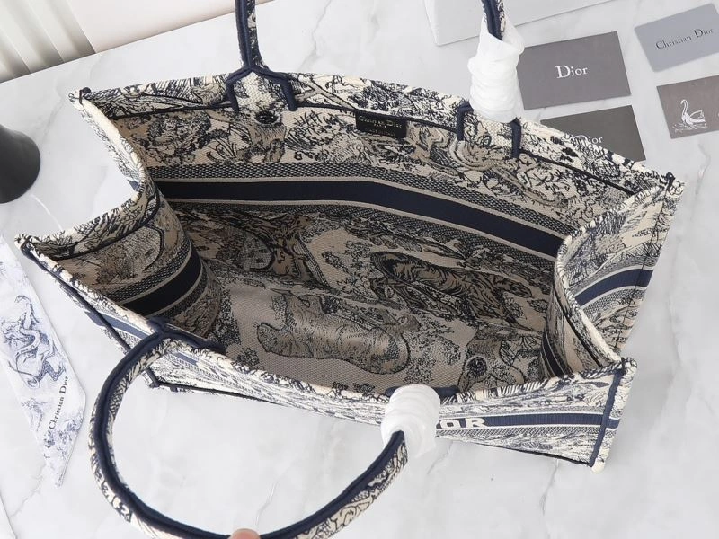UrbanChic Christian Dior Shopping Bags 87712