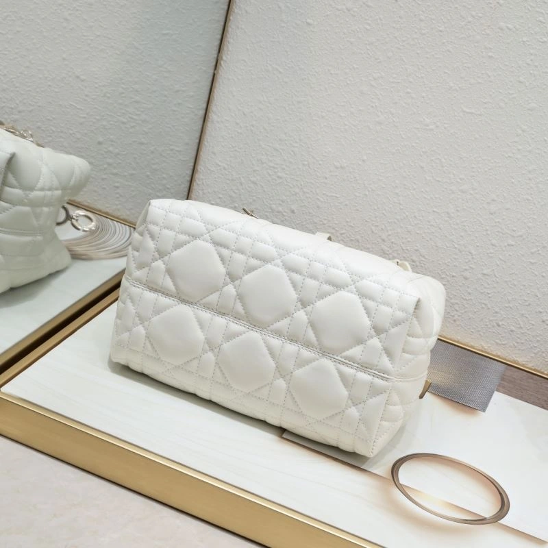 Christian Dior Shopping Bags Refined 87655
