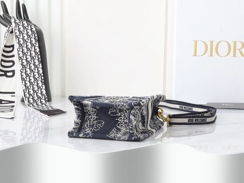 RelaxedFit Christian Dior Shopping Bags 87651