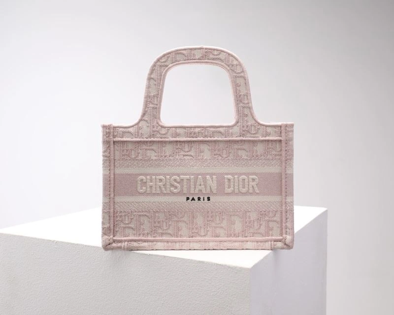 Christian Dior Shopping Bags UrbanChic 76230