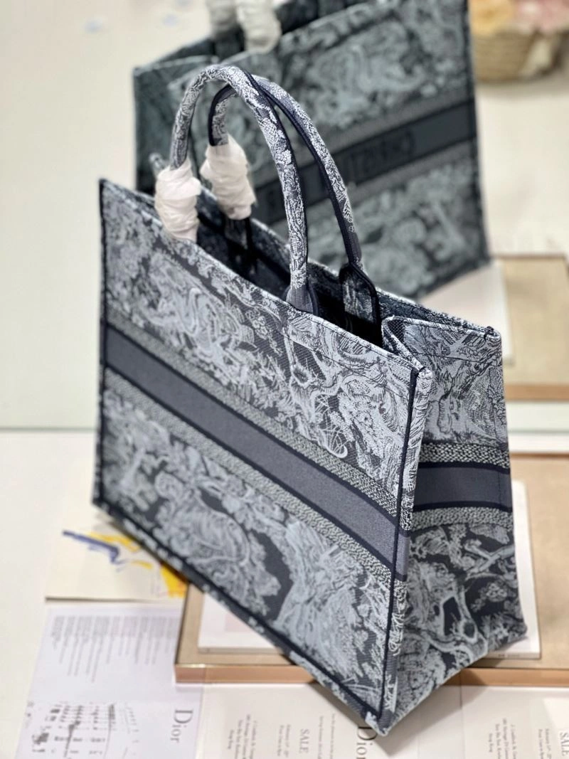 GoodFit Christian Dior Shopping Bags 76219