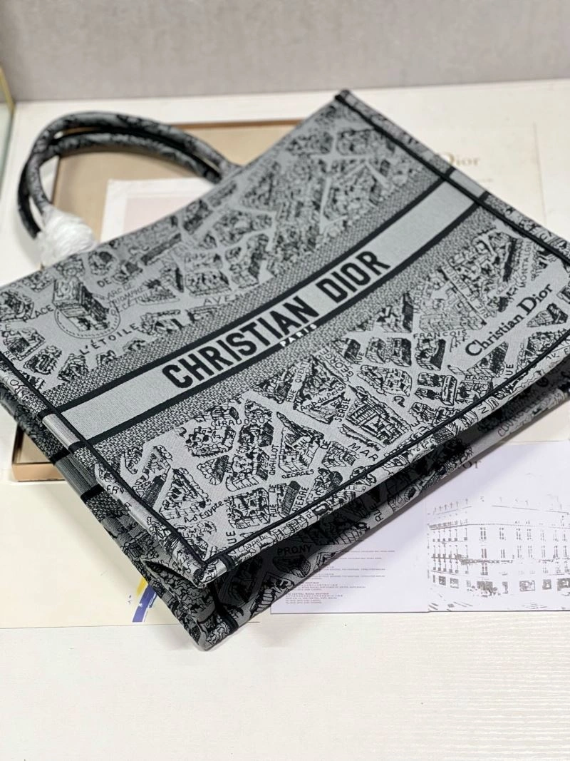 WellDesigned Christian Dior Shopping Bags 76207