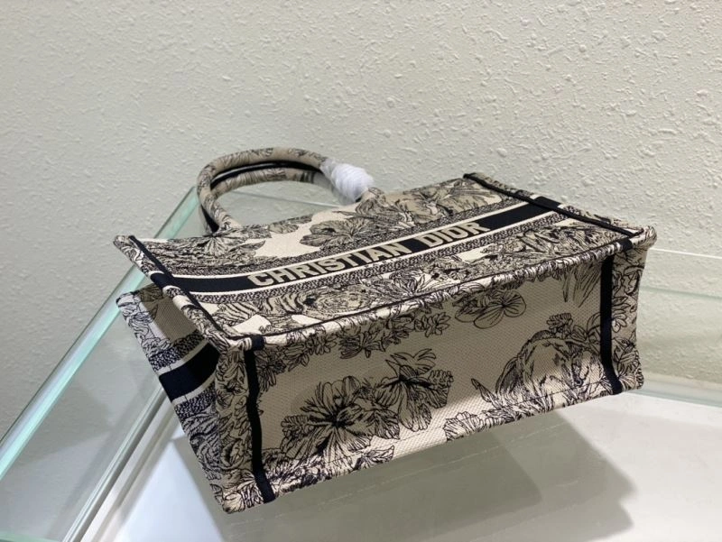 Refined Christian Dior Shopping Bags 76213