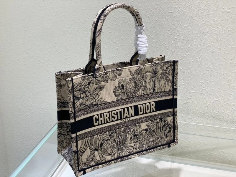 Refined Christian Dior Shopping Bags 76213
