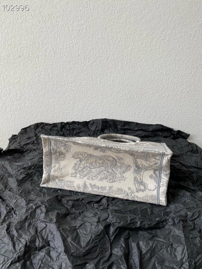 Christian Dior Shopping Bags FashionForward 76201