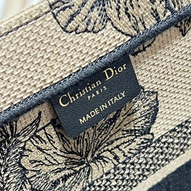 Christian Dior Shopping Bags Refined 76191