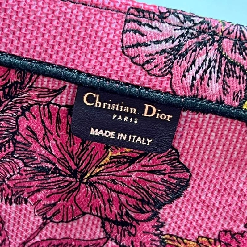 Bold Christian Dior Shopping Bags 76164