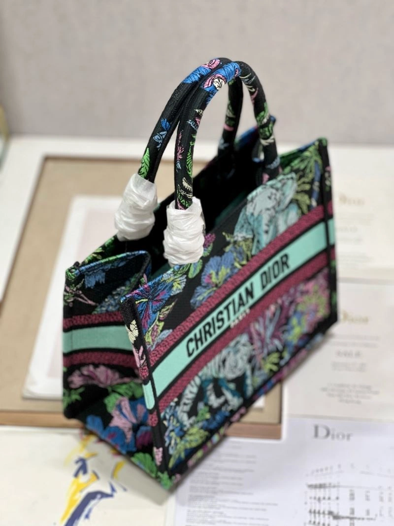 EyeCatching Christian Dior Shopping Bags 76184