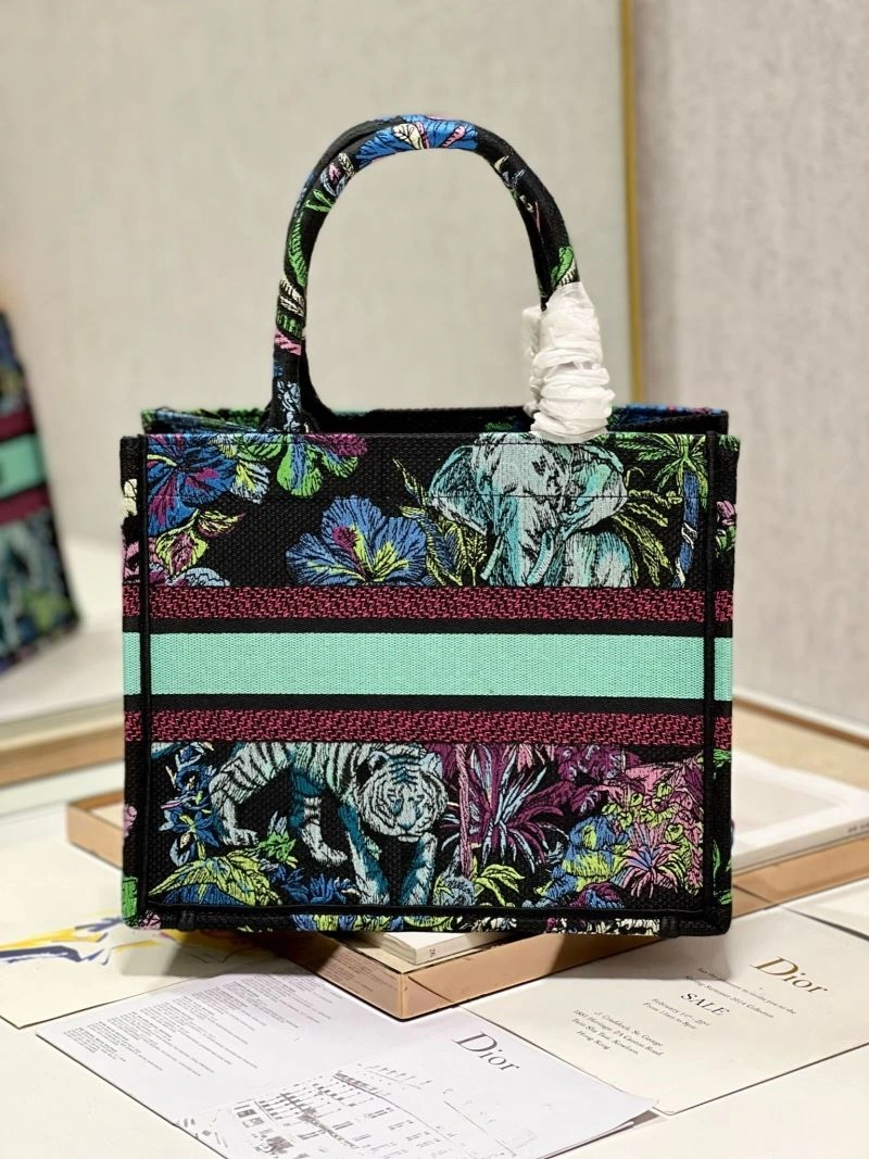 EyeCatching Christian Dior Shopping Bags 76184