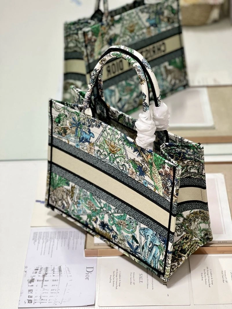 FashionForward Christian Dior Shopping Bags 76183