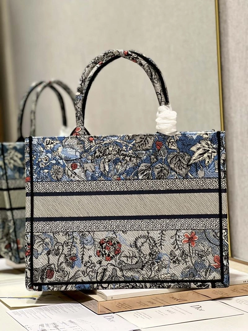Seasonal Christian Dior Shopping Bags 75662