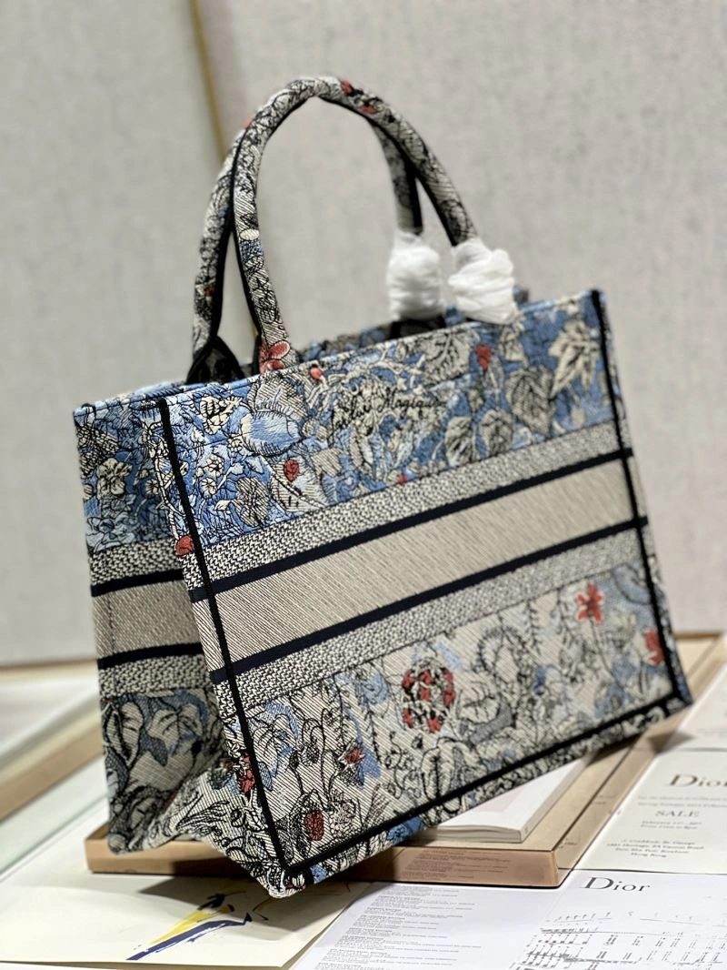 Seasonal Christian Dior Shopping Bags 75662