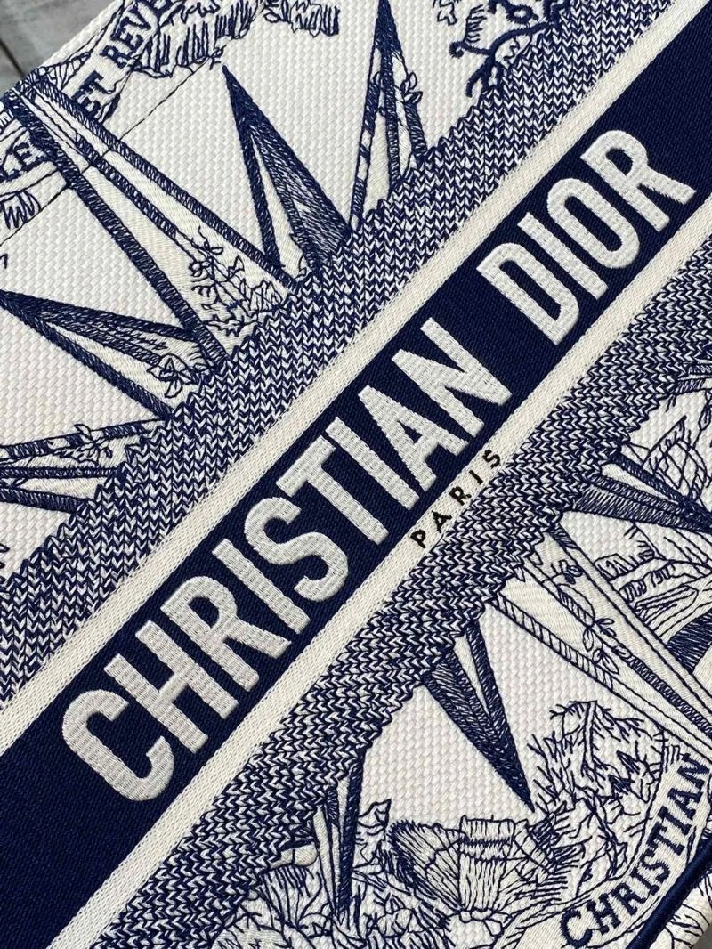 Snug Christian Dior Shopping Bags 75659