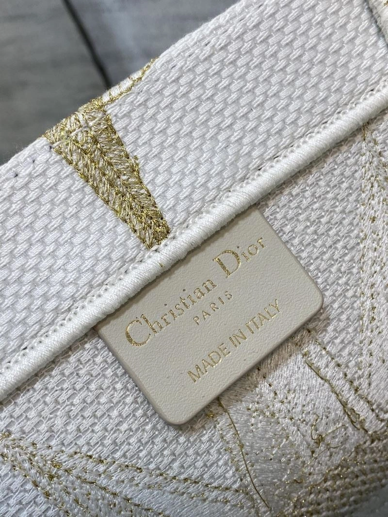 ModernLook Christian Dior Shopping Bags 75655