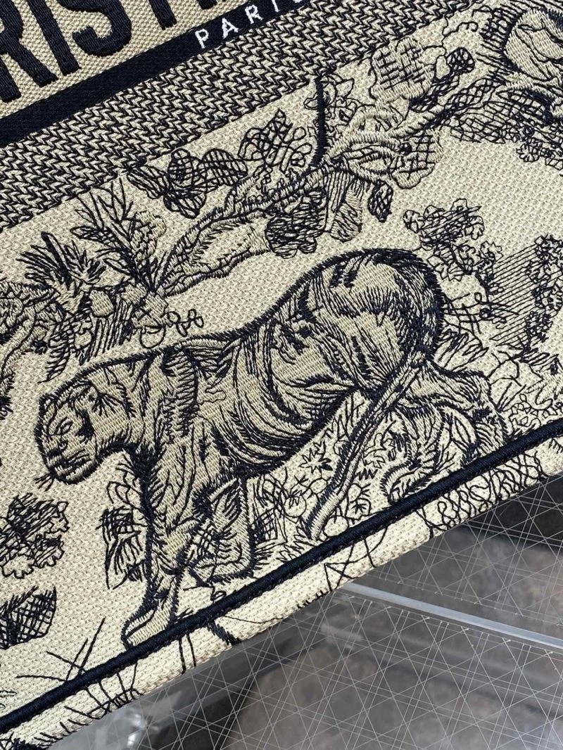 Snug Christian Dior Shopping Bags 75650