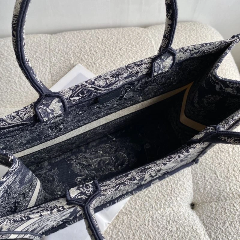 Stylish Christian Dior Shopping Bags 75583