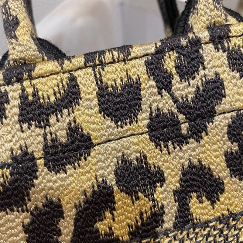 Christian Dior Shopping Bags Durable 75607
