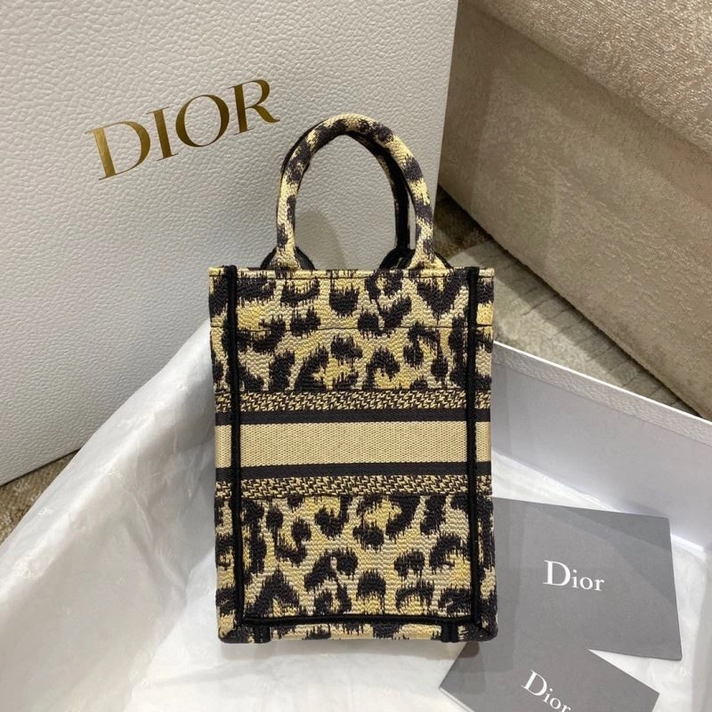 Christian Dior Shopping Bags Durable 75607