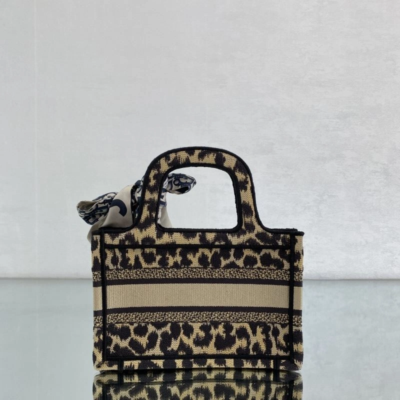 Bold Christian Dior Shopping Bags 75591