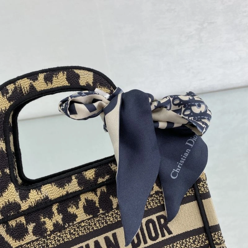 Bold Christian Dior Shopping Bags 75591