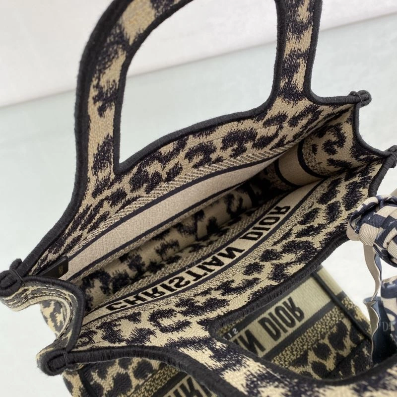 Bold Christian Dior Shopping Bags 75591