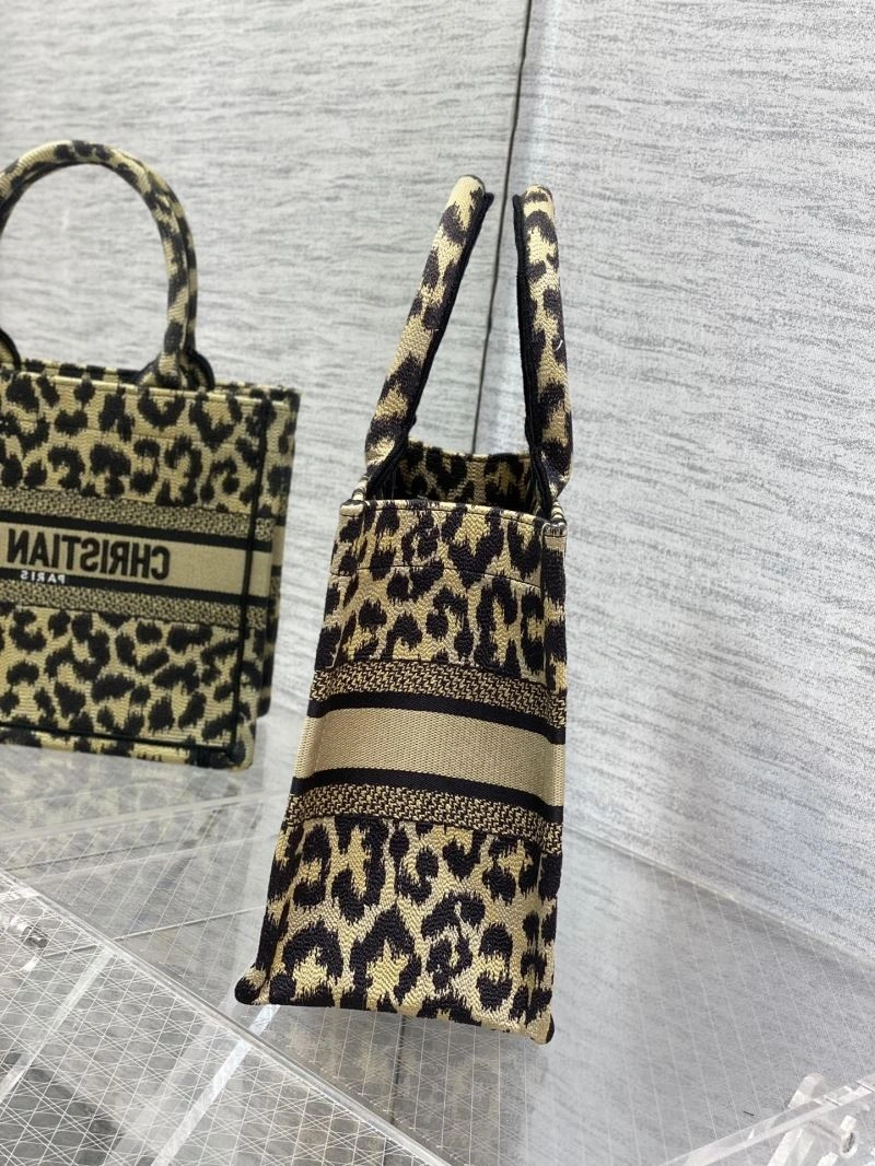 ModernLook Christian Dior Shopping Bags 75579