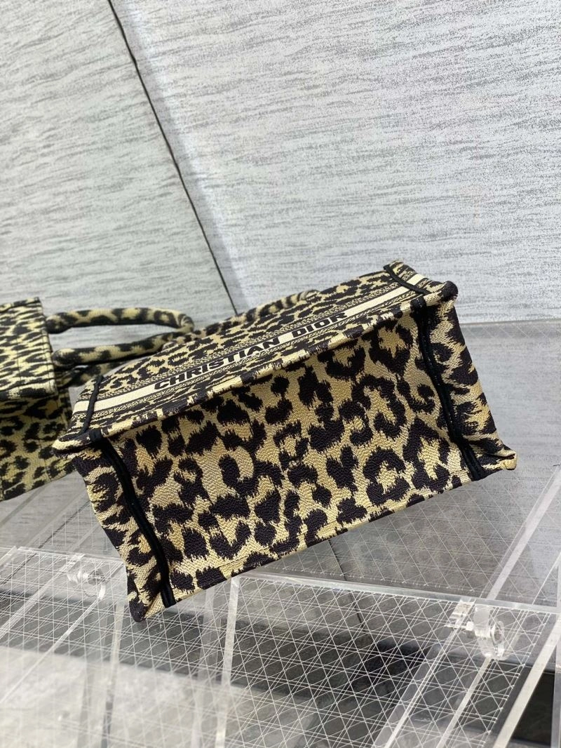 ModernLook Christian Dior Shopping Bags 75579