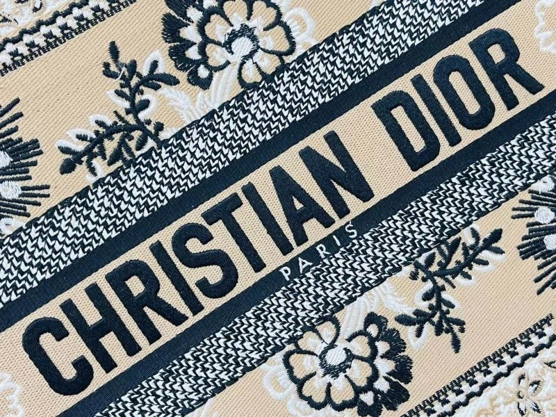 RelaxedFit Christian Dior Shopping Bags 75578