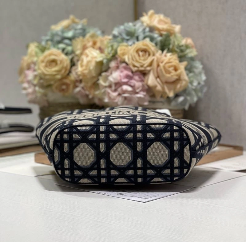 Compact Christian Dior Shopping Bags 75548
