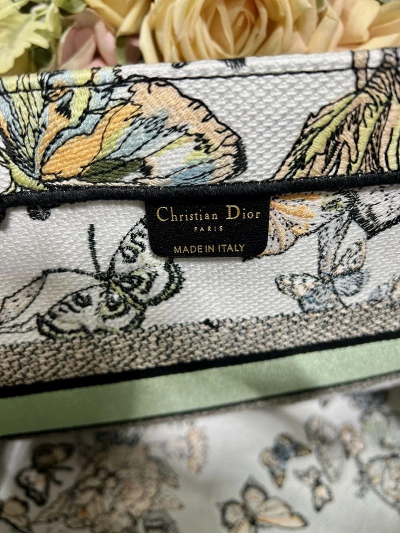 Sleek Christian Dior Shopping Bags 75542