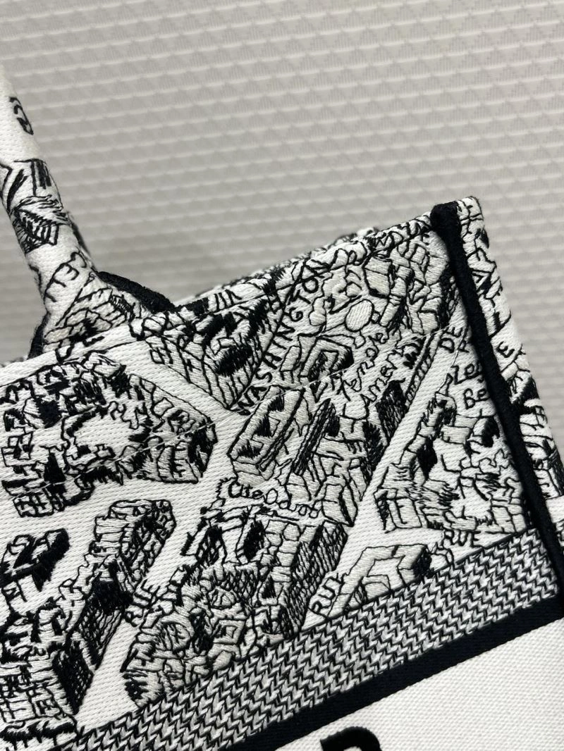 Christian Dior Shopping Bags FashionForward 75522