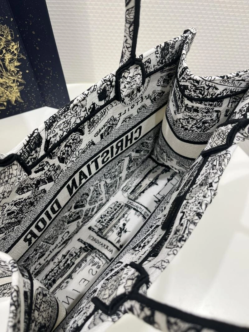 Christian Dior Shopping Bags FashionForward 75522