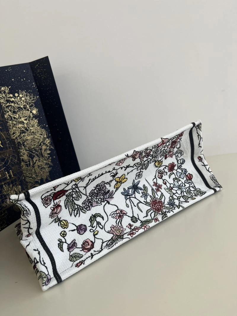 Seasonal Christian Dior Shopping Bags 75495