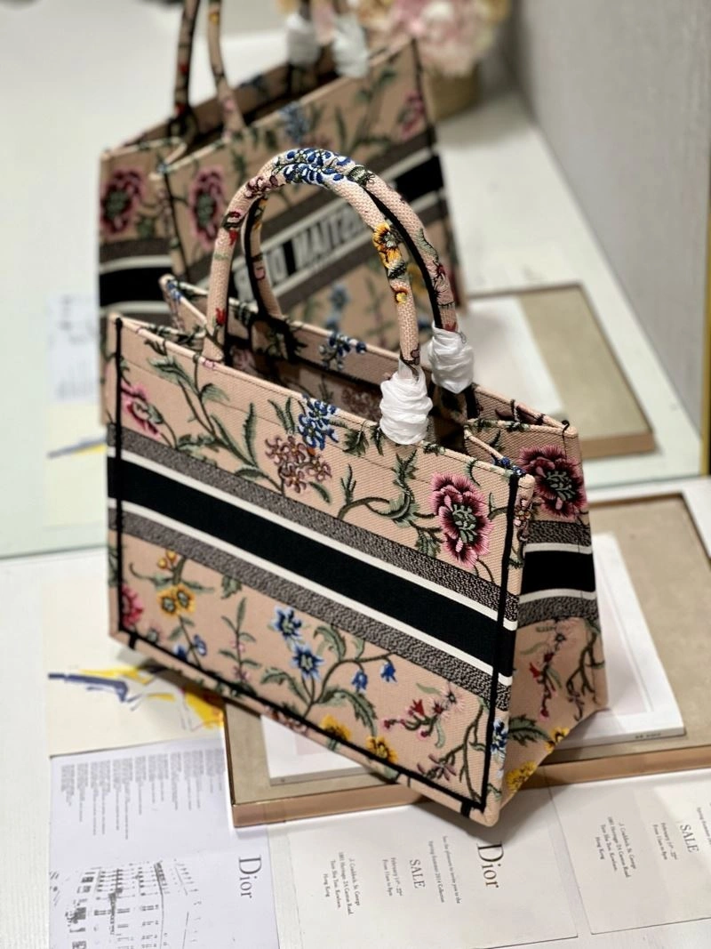 Fashionable Christian Dior Shopping Bags 75480