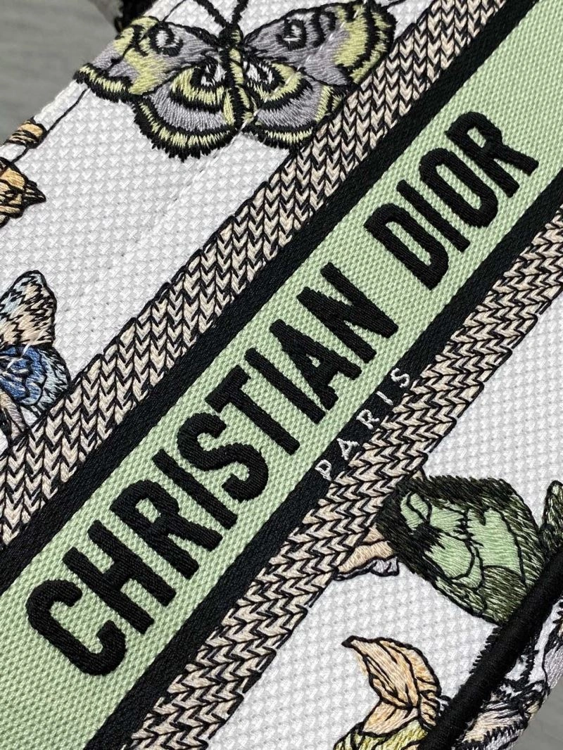 Sophisticated Christian Dior Shopping Bags 73913