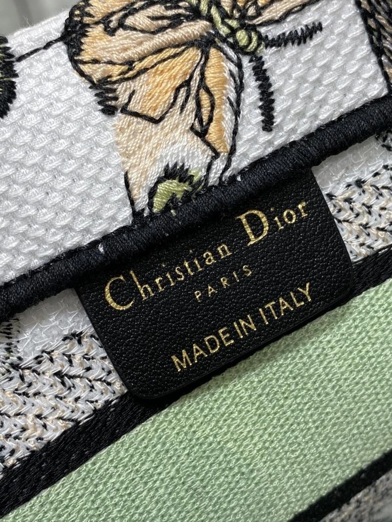 Sophisticated Christian Dior Shopping Bags 73913