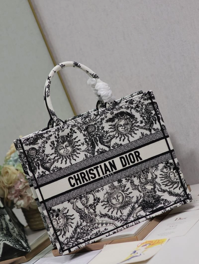 Sleek Christian Dior Shopping Bags 73838