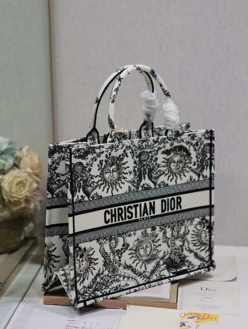 Sleek Christian Dior Shopping Bags 73838