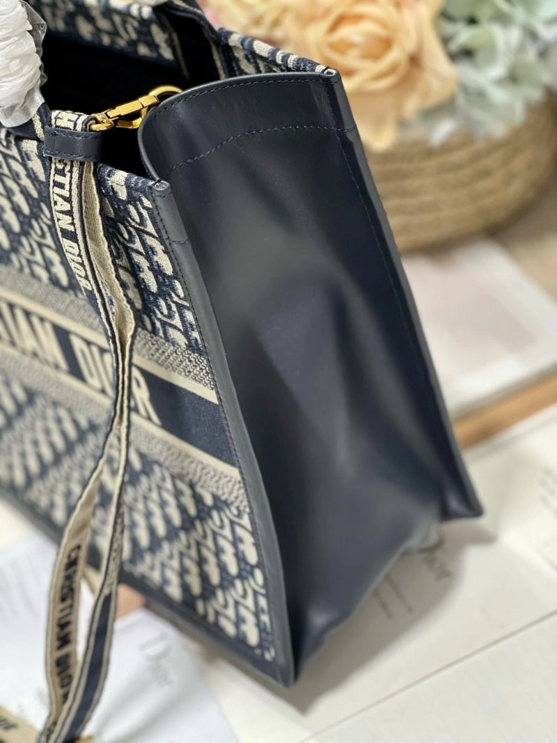 Timeless Christian Dior Shopping Bags 73839