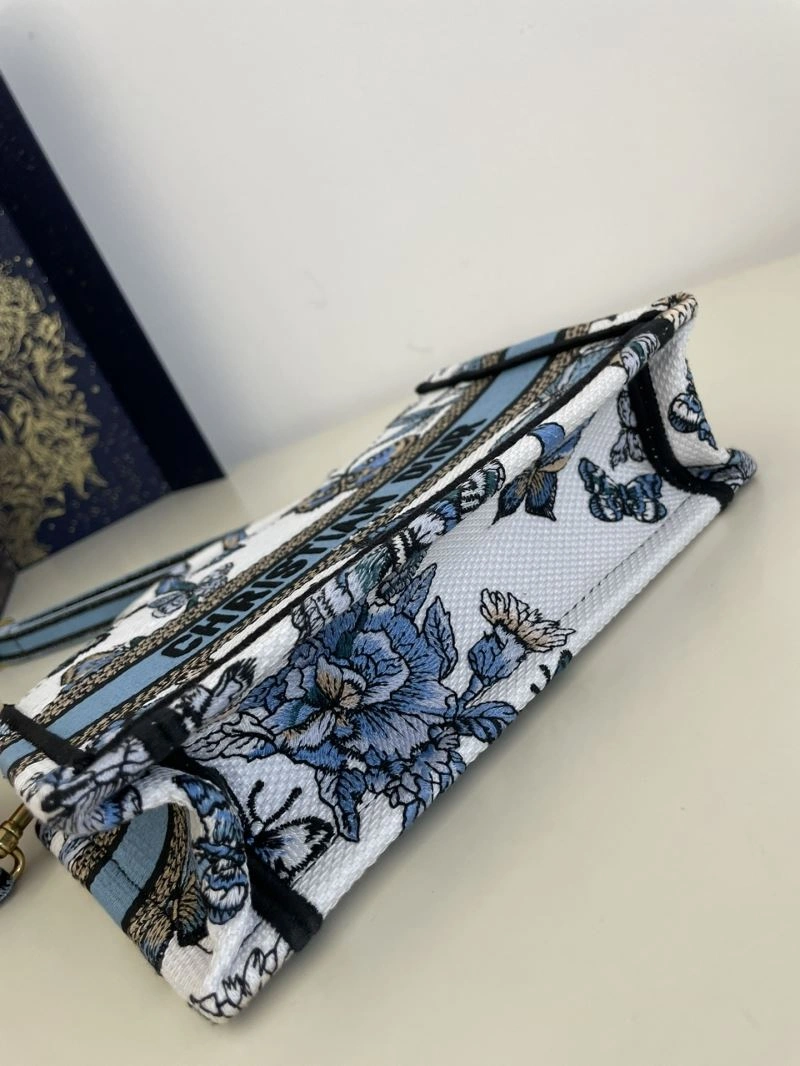 Sporty Christian Dior Shopping Bags 70529