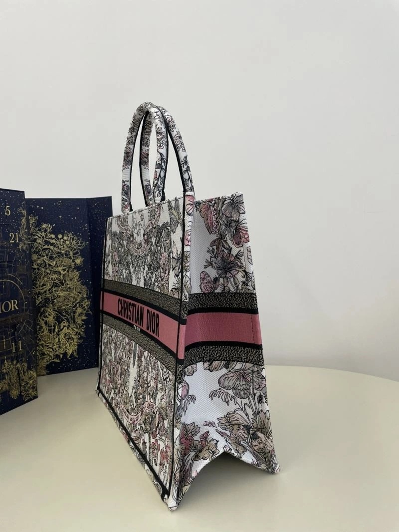 WellDesigned Christian Dior Shopping Bags 70559