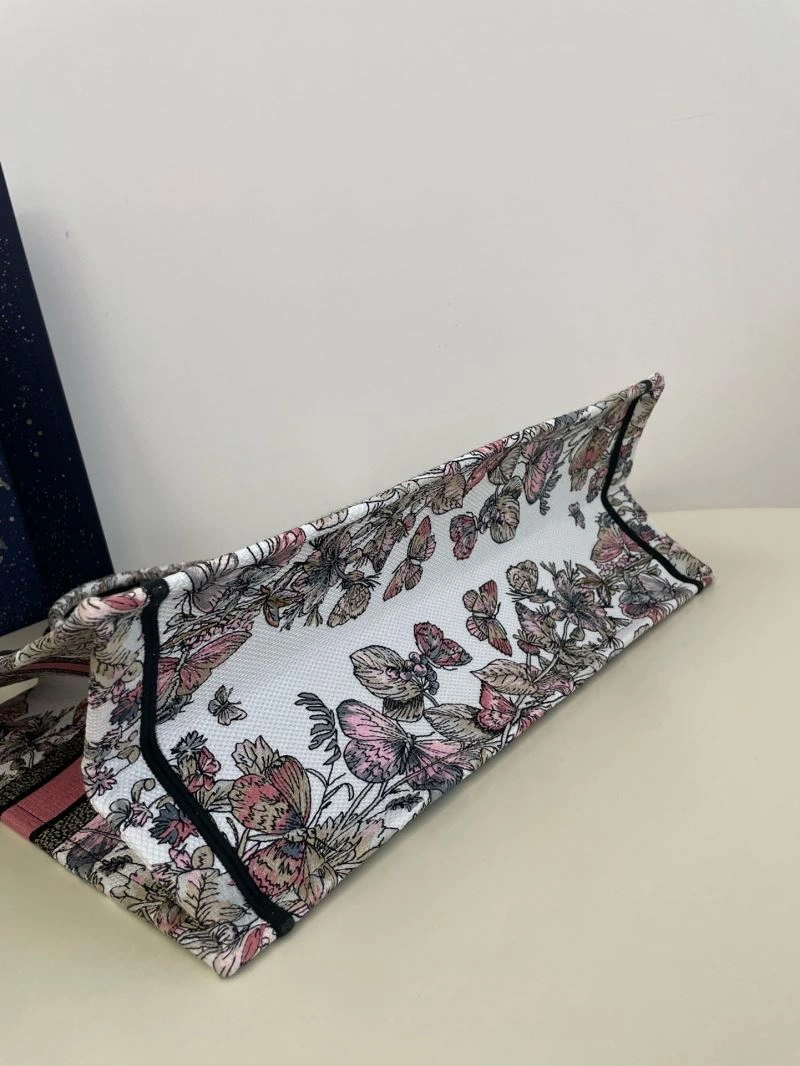 WellDesigned Christian Dior Shopping Bags 70559
