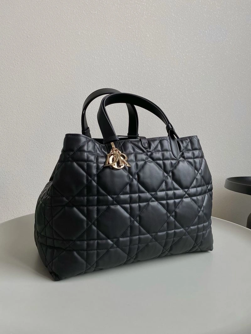 Christian Dior Shopping Bags WellDesigned 70603