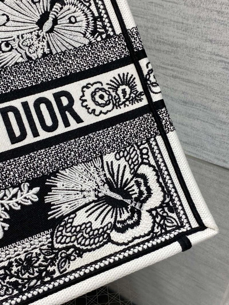 Christian Dior Shopping Bags Versatile 70488