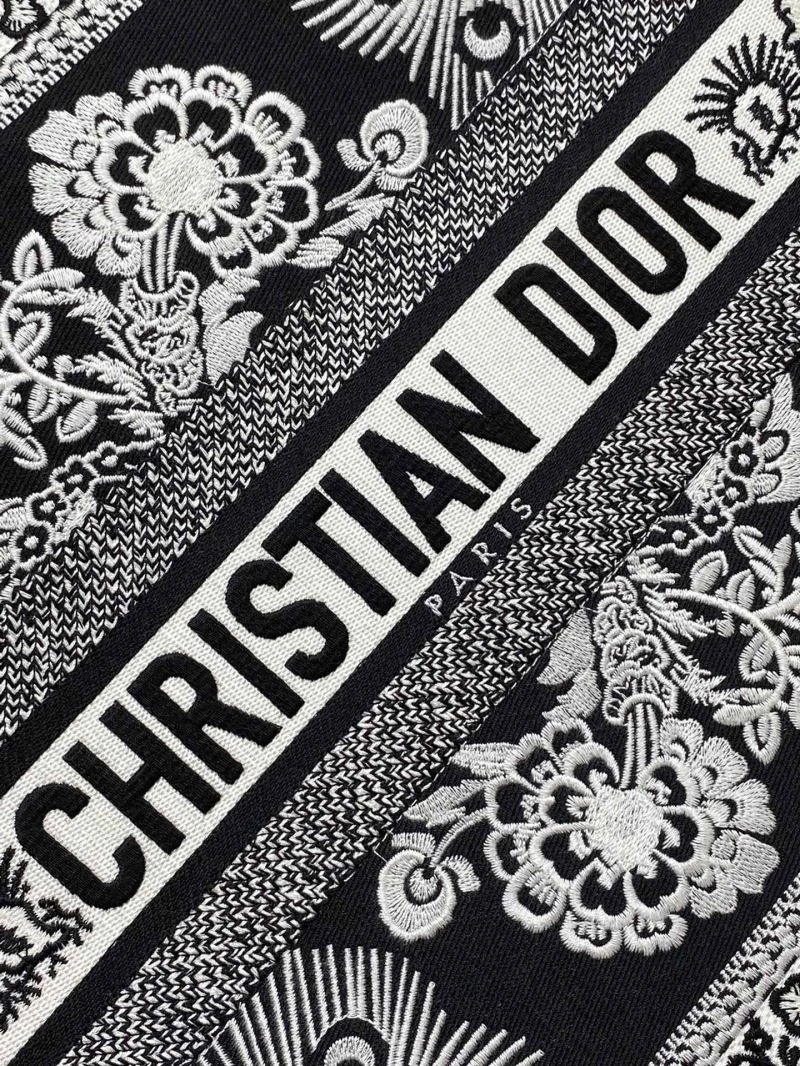 Modern Christian Dior Shopping Bags 70484